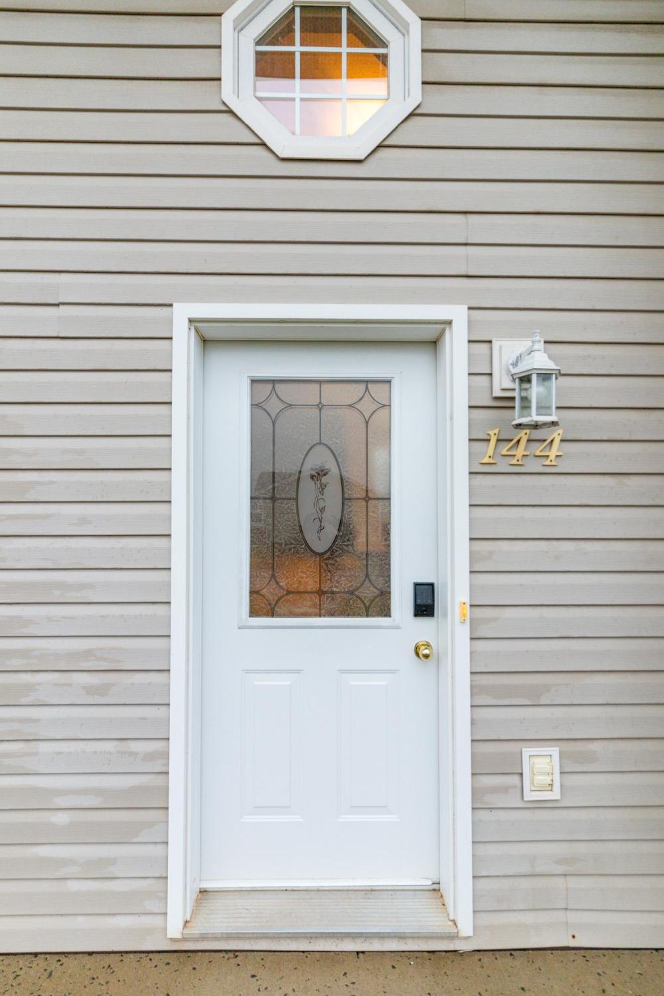 Comfortable, Spacious 3 Bedroom Home Moncton Exterior photo